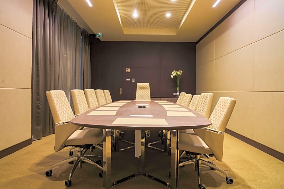 The Legacy Luxury Hotel