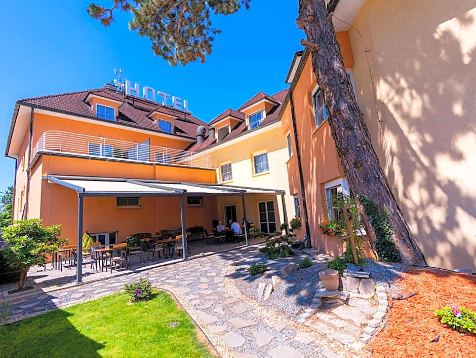 Hotel Tulipan Pruhonice