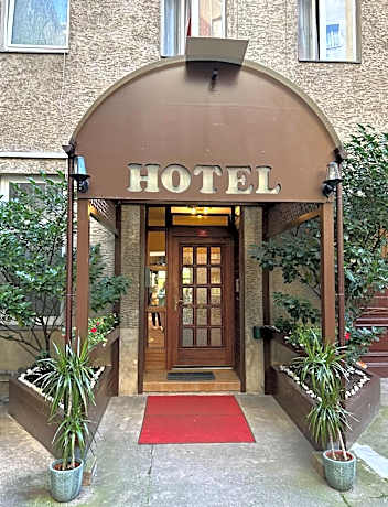 Hotel Adam