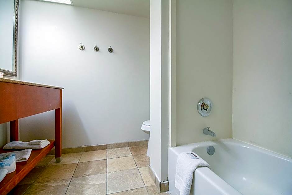 Tulsa Square Hotel Central, I-44 By OYO