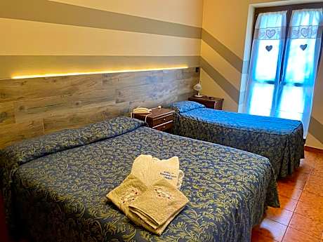 Classic Triple Room