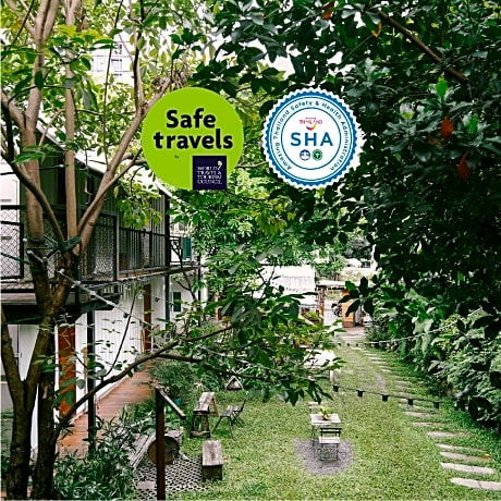 The Yard Hostel Bangkok