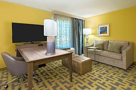 1 King W/Fridge Nonsmoke