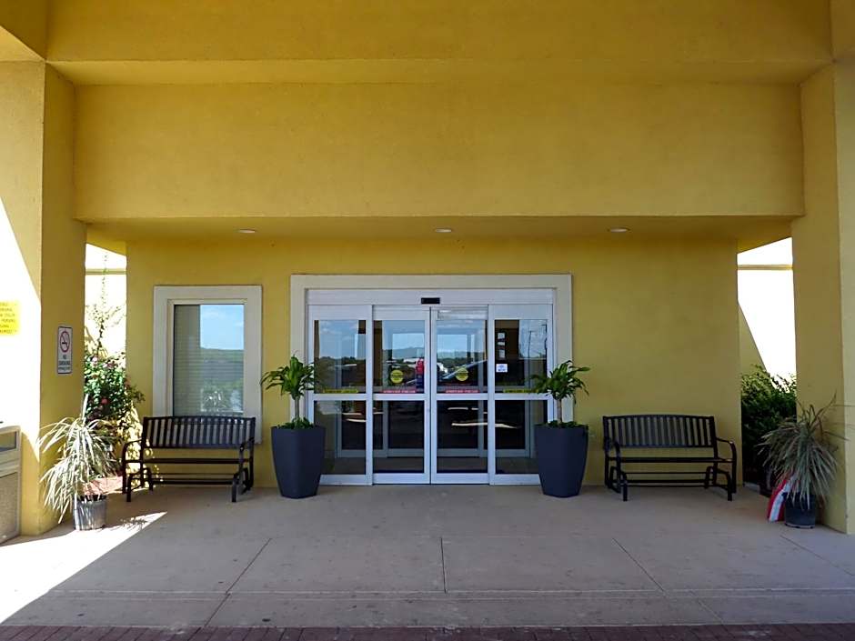 Baymont by Wyndham Pearsall