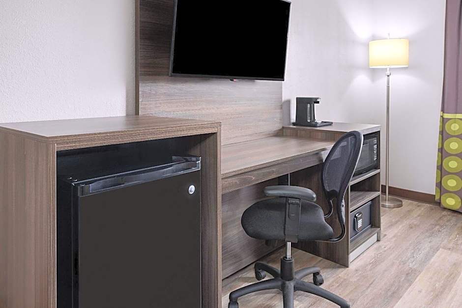 Super 8 by Wyndham Henrietta/Rochester Area