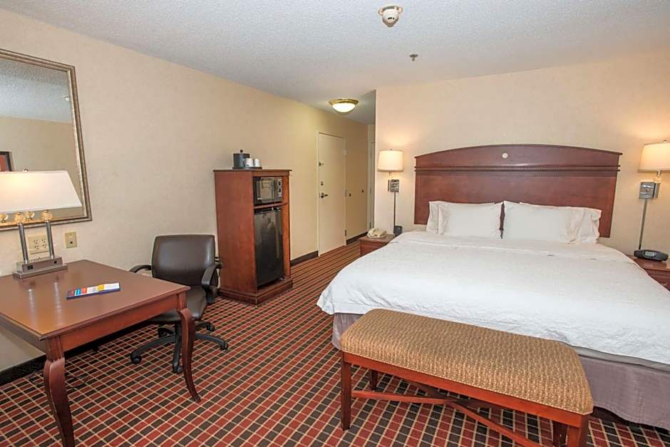 Hampton Inn By Hilton & Suites Dayton-Airport