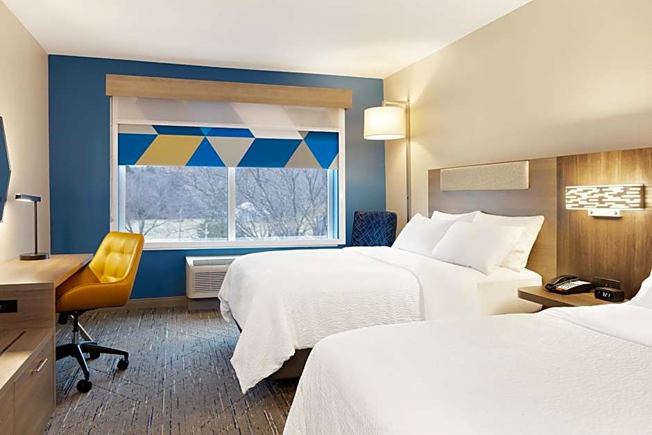 Photo 1 of 4 of 2 Double Beds Suite