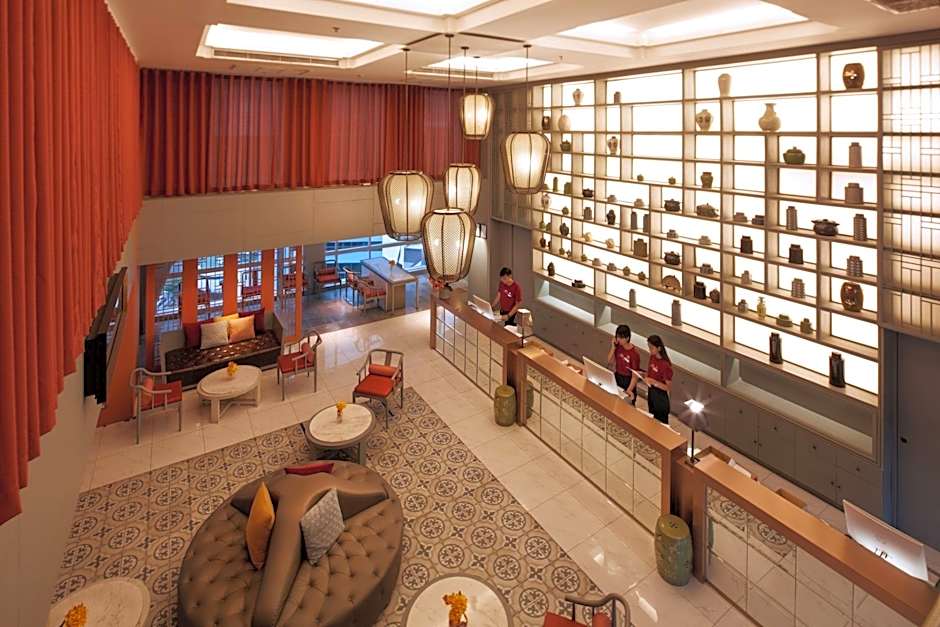 The Quarter Hualamphong by UHG