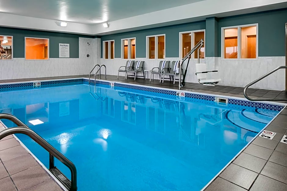 Holiday Inn Express & Suites Clinton, an IHG Hotel