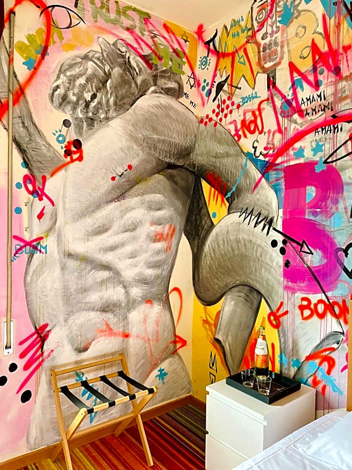 LH Hotel Arca Street Art