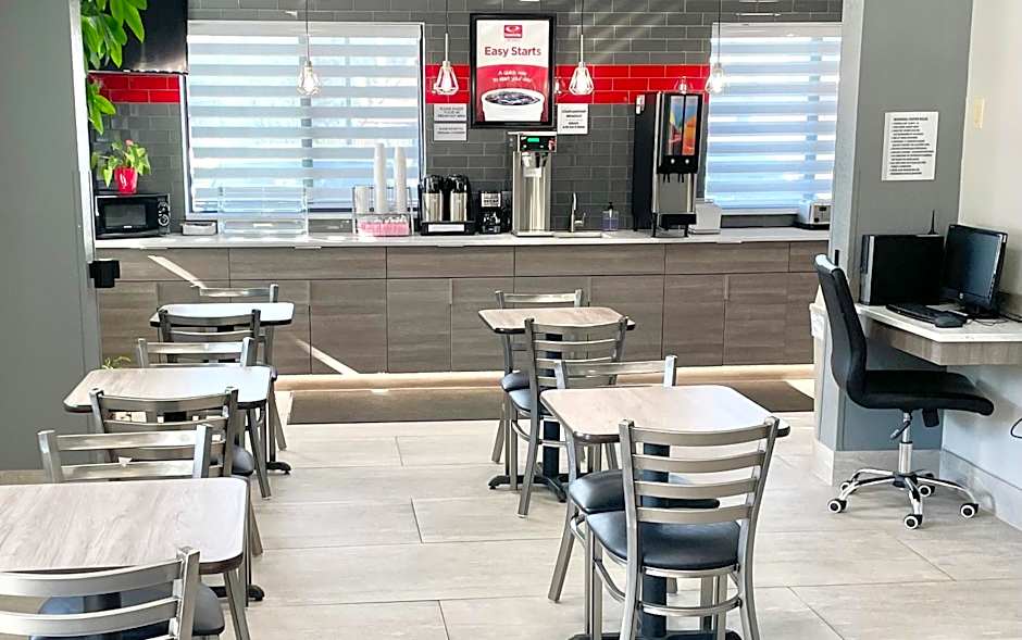 Econo Lodge Cartersville-Emerson Lake Point