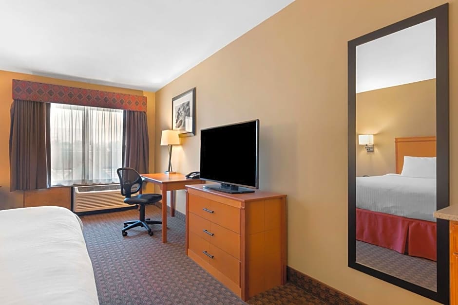 Best Western Plus Olympic Inn