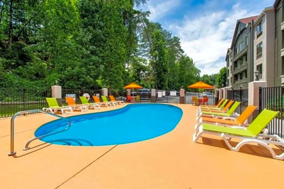 Super 8 by Wyndham Pigeon Forge Dollywood Lane