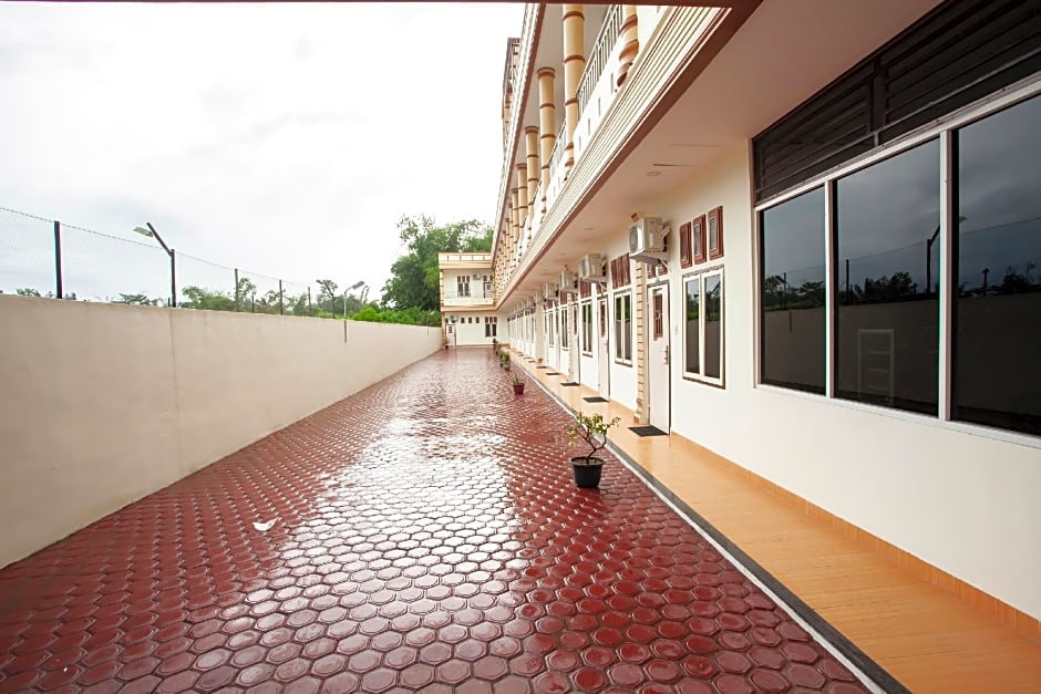 Hotel O Sopou Penginapan Rinal & Tuah