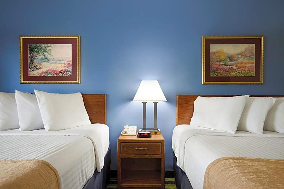 Days Inn by Wyndham Fargo