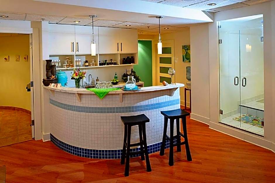 Lunenburg Arms Hotel