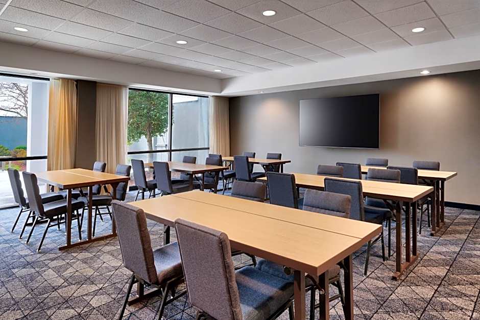 Courtyard by Marriott Johnson City