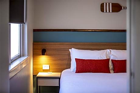 Nightcap at Ocean Beach Hotel