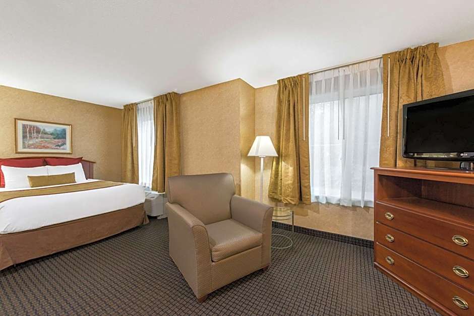 Lancaster Suites