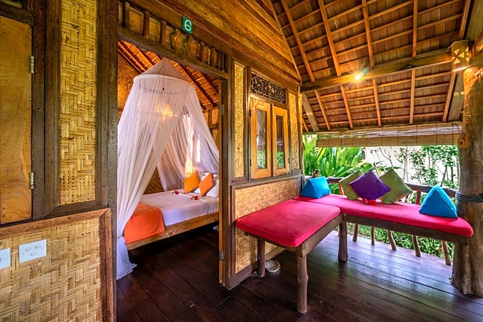 Flower Bud Bungalow Balangan