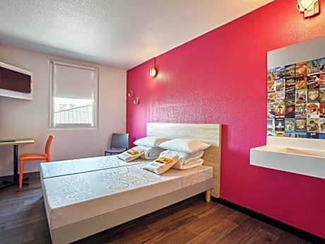 Side-Car Room