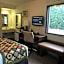 Super 8 by Wyndham Kelowna BC