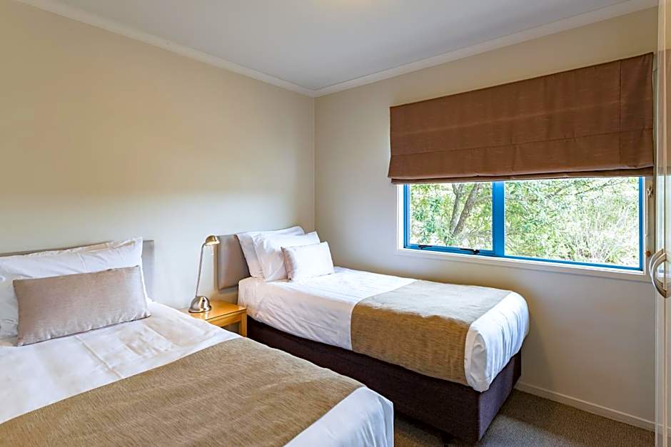 Blue Pacific Apartments