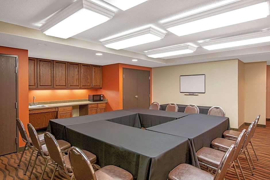AmericInn by Wyndham Ottumwa