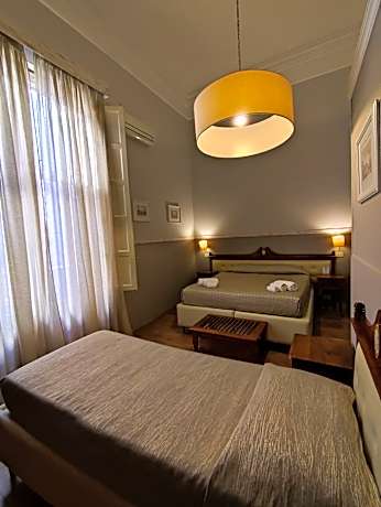 Triple Standard 1 Guest