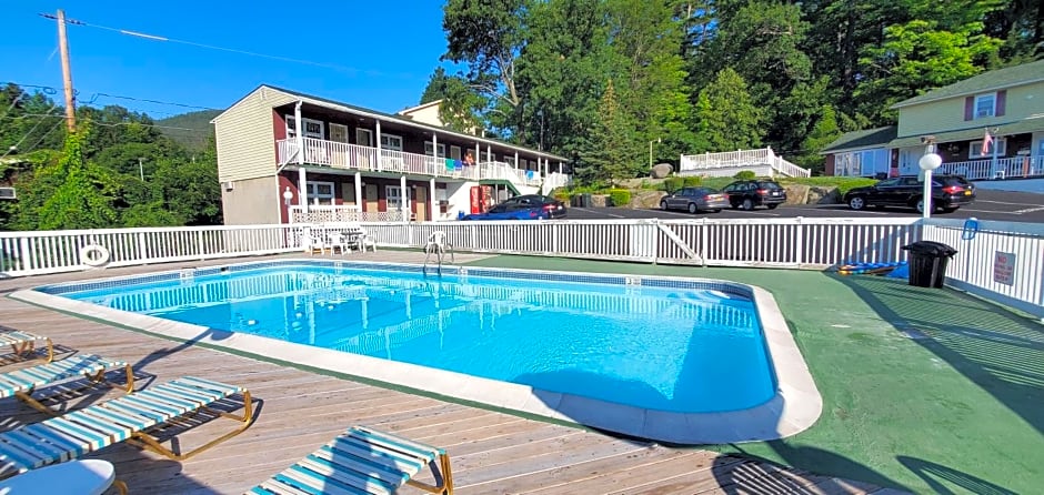 Pinebrook Motel