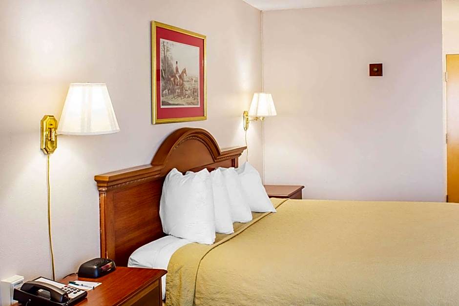 Econo Lodge Raleigh near Walnut Creek Amphitheatre