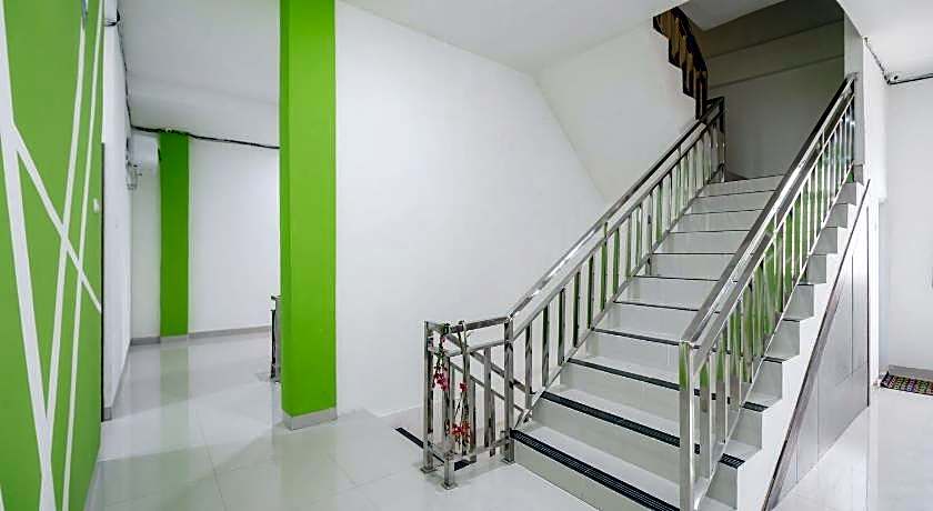 RedDoorz Plus @ Grand Tara Homestay Palembang