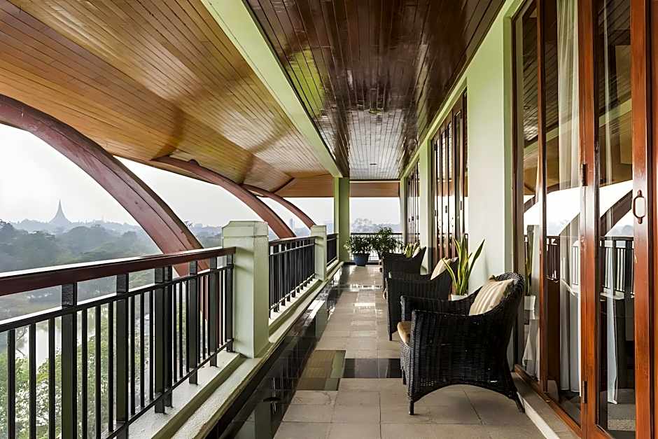 Chatrium Hotel Royal Lake Yangon