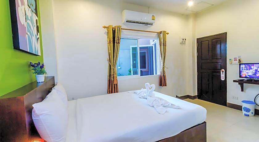 Baan Yuyen Karon Guesthouse