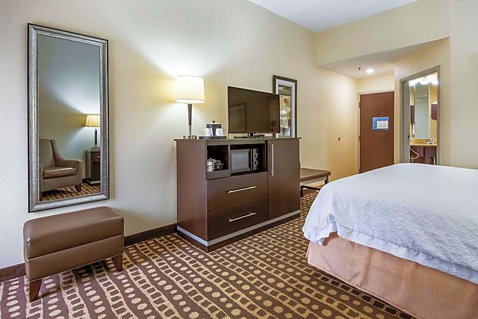 Hampton Inn By Hilton Columbus-West