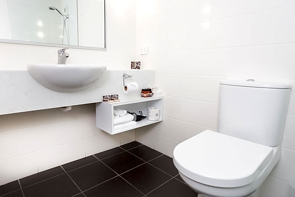 St Ives Motel Apartments