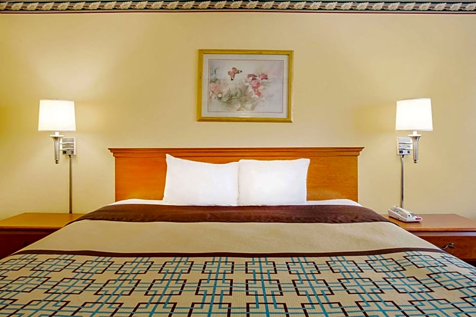 Days Inn by Wyndham St. George