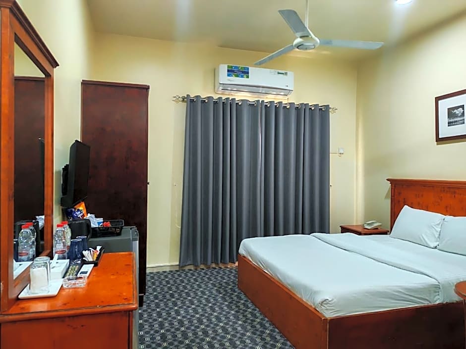 Dana Hotel