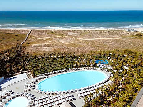 Wine & Books by the Sea, Algarve Resort