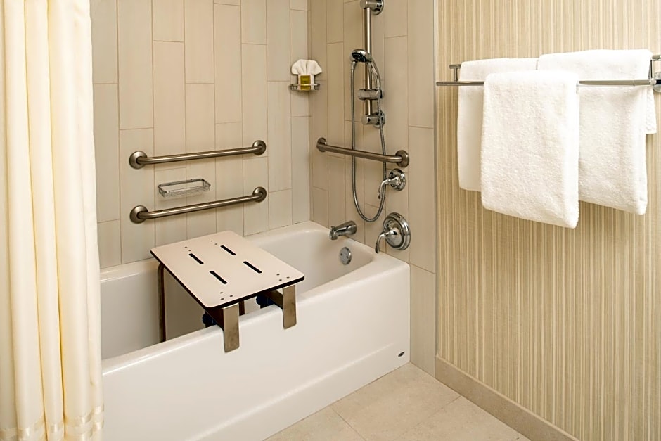DoubleTree Suites by Hilton Seattle Airport/Southcenter