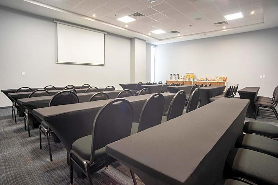 Holiday Inn Express Guadalajara Iteso By IHG