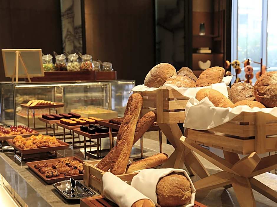 Pullman Huai'an Falcon