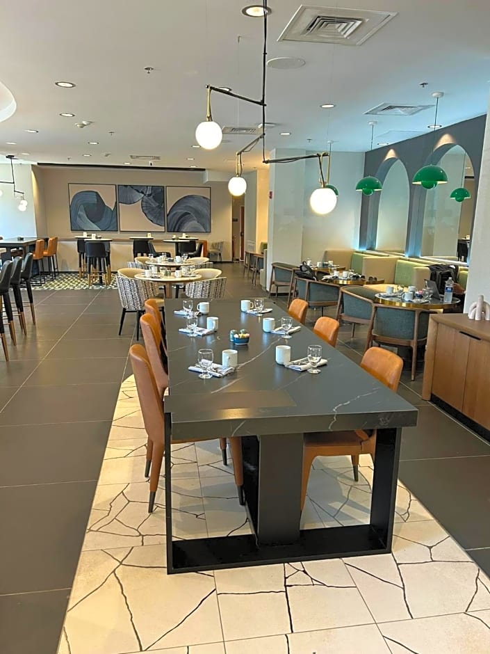 Delta Hotels by Marriott Colonial Heights