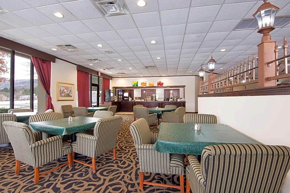 Quality Inn Oneonta Cooperstown Area