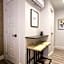 Palms Little Italy Studio with full bathroom by Denstays
