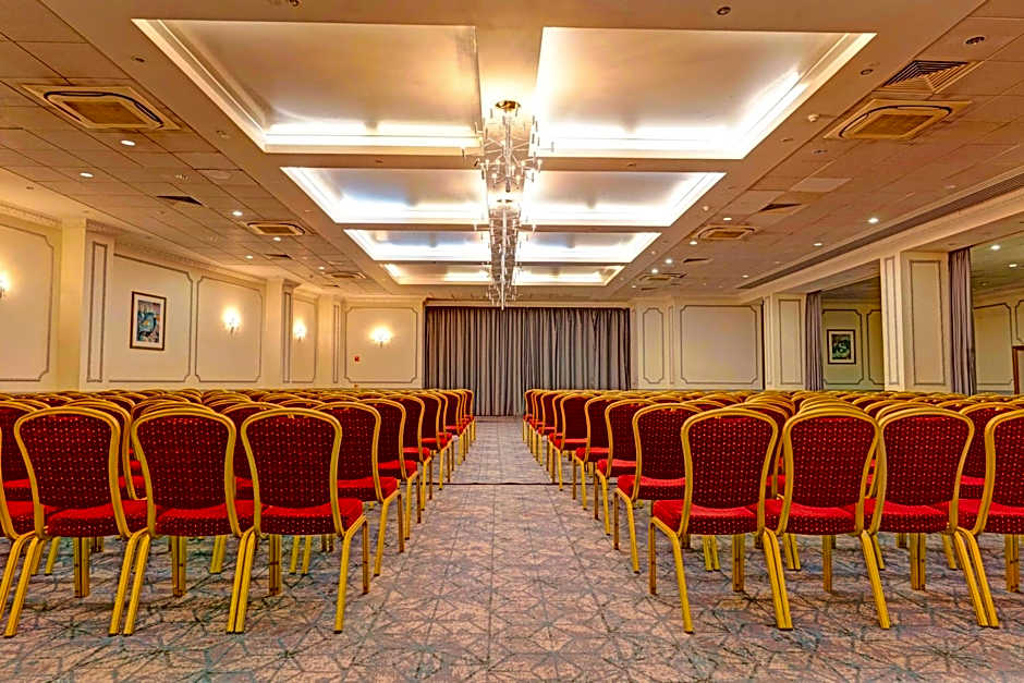 Bristol Grand Hotel By Sunday