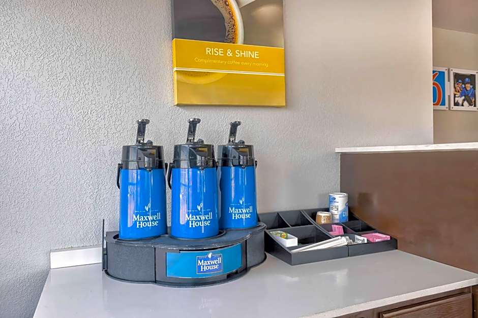 Motel 6-Falls Church, VA - Arlington Boulevard