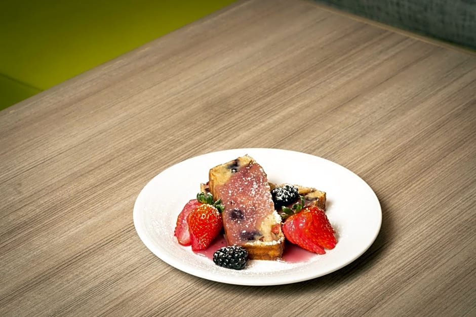 Holiday Inn and Suites Memphis Southeast Germantown By IHG