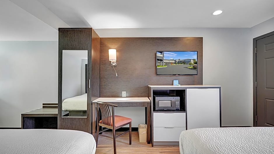 Days Inn & Suites by Wyndham Niagara Falls/Buffalo