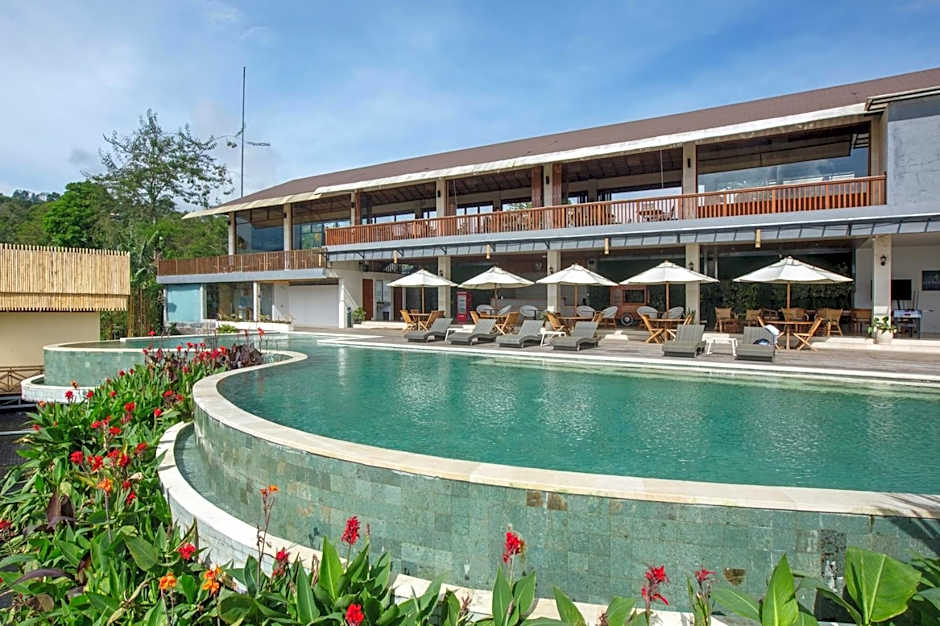 Giriwood Hotel & Villa